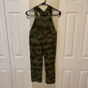 Hanna Andersson Green Camouflage Overalls Size 120 US 6-7 Kids